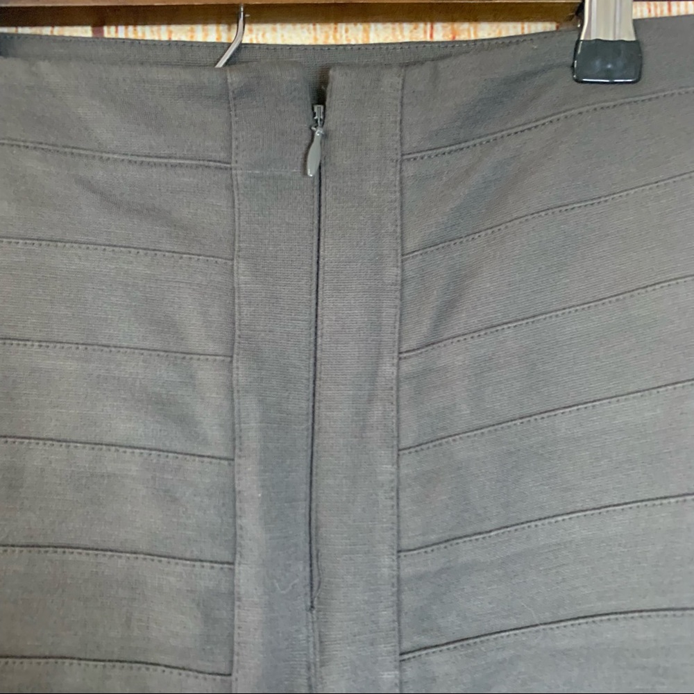 Express Mini Stretchy Pencil Skirt Size 4 Office attire - Picture 5 of 7